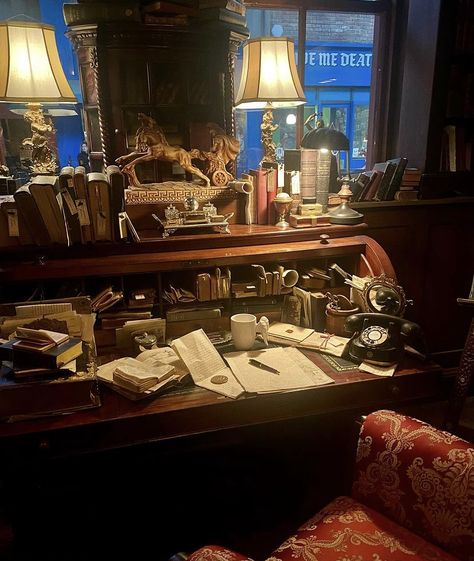 Writer's Office, Dark Academia Interior, Old School Desks, Writing Studio, Academia Room, Chaotic Academia, Dream Mansion, Good Omens Book, Good Omens