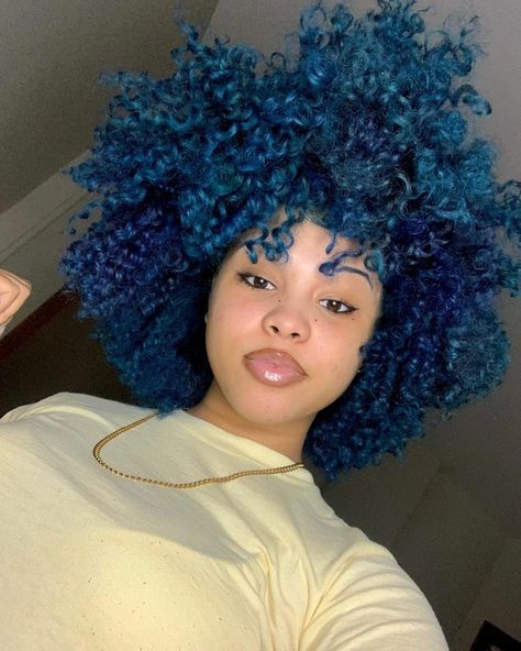 Blue Natural Hair, Dyed Curly Hair, Aesthetic Hairstyles, Crochet Wig, Hair Color Streaks, Quick Natural Hair Styles, Natural Hairstyle, Curls Hairstyles, Hair Streaks