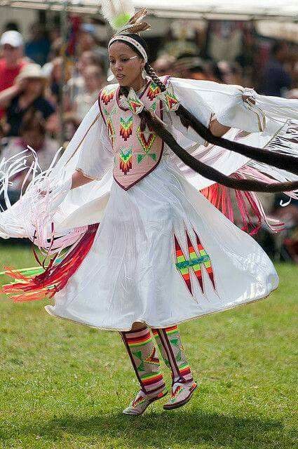 American Style Home, Fancy Shawl Regalia, Fancy Shawl, Street Performer, Native American Dance, Powwow Regalia, Jingle Dress, Native American Regalia, Native Dress