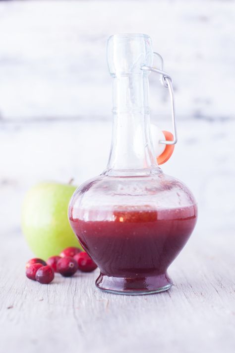 Cranberry Juice Benefits, Cranberry Vinaigrette, Cranberry Benefits, The Chunky Chef, Chunky Chef, Easy Salad Dressing, Cranberry Sauce Recipe, Vinaigrette Recipe, Salad Dressing Recipes Homemade