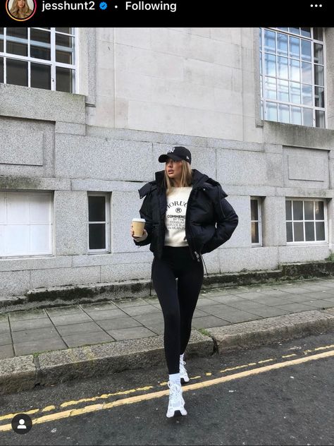 Jess Hunt, Ny Outfits, Sporty Outfits, Casual Winter Outfits, Autumn Outfit, Happy Saturday, Mode Inspiration, Winter Fashion Outfits, Looks Vintage