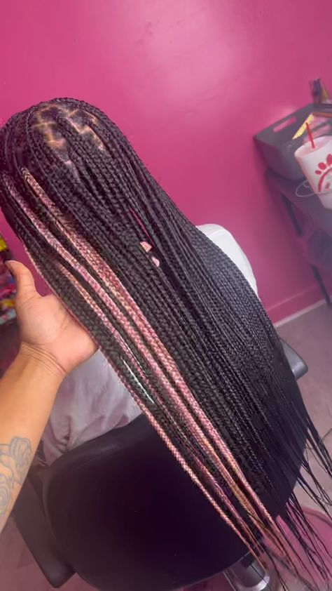 Pika Boo Knotless Braids, Small Peek A Boo Knotless Braids, Skunk Knotless Braids, Peek A Boo Knotless Braids, Waist Length Knotless Braids, Braiding Styles, Colored Braids, Girls Hairstyles Braids, Knotless Braids