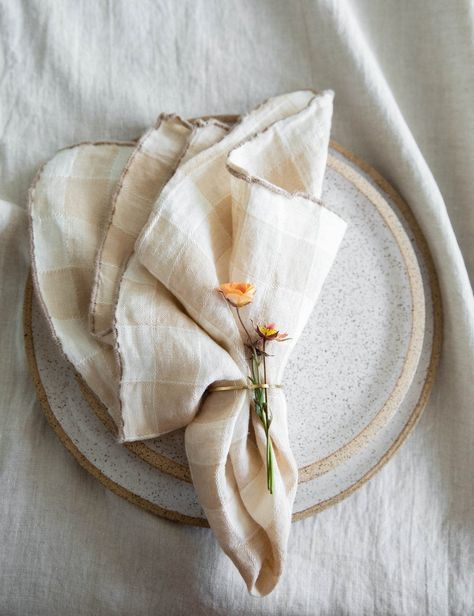 French Gingham Table Napkins, made from the perfect blend of cotton and linen, bring pattern and purpose to your tablescape. Single napkin. Composition : 52% Linen, 48% Cotton Cream Linen Napkins, White Linen Napkins Wedding, Diy Fabric Napkins, Napkin Only Table Setting Wedding, Linen Napkin Folding, Napkin Styling, Homemade Napkin Rings, Floral Napkins Wedding, Wedding Napkin Ideas