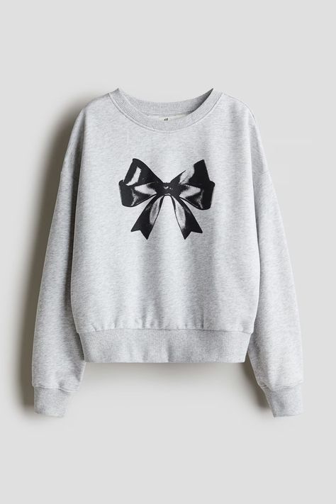 Sweatshirt with Motif | H&M (US + CA) Sweat Clothes, Girl Sweat, Clothes For Girls, Cute Preppy Outfits, Sweat Shirts, Loose Fit Jeans, Tween Outfits, Cute Sweatshirts, Shop Sweatshirts