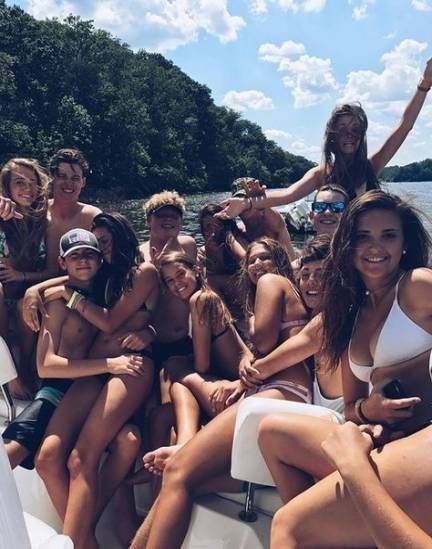 Best Friend Fotos, Summer Boats, Best Friend Photoshoot, Friend Pics, Fotos Goals, Best Friend Photos, Cute Friend Pictures, Summer Goals, Summer Friends