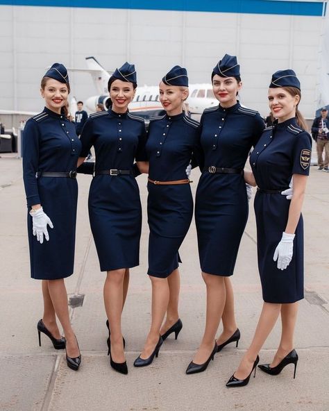 Air Hostess Dress, Become A Pilot, Air Hostess Uniform, Boring Job, Secretary Outfits, Stewardess Uniform, Airline Cabin Crew, Airline Uniforms, Flight Attendant Fashion