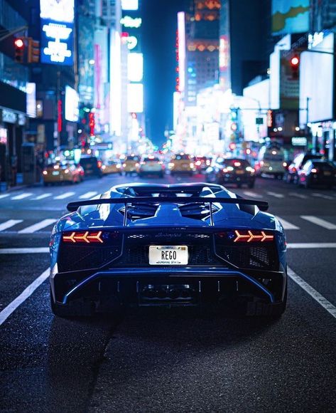 Blue Lamborghini, Fast Life, Cars Luxury, Cars And Coffee, Blue Car, Super Luxury Cars, Bmw Cars, Sports Cars Luxury, Amazing Cars