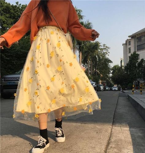 ed519dacc89b2bead3f453b0b05a4a8bdesc49440594ri Flower Long Skirt, Adrette Outfits, Tulle Long Skirt, Tulle Midi Skirt, Skirt Y2k, Stylish Skirts, Skirts Midi High Waisted, Party Dress Long Sleeve, Estilo Chic