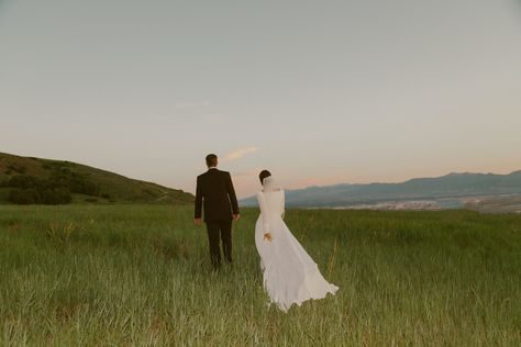 Wedding Photos Landscape, Wedding Photography Landscape, Los Olivos Wedding, Film Wedding Portraits, Elopement Film Photography, Casual Wedding Pictures, Lauren Burke Wedding, Analogue Wedding Photography, Film Photo Wedding