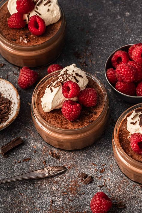 Creamy Raspberry Chocolate Mousse Cups - Kalejunkie Dessert Flavors, Chocolate Mousse Desserts, Chocolate Mousse Cups, Mousse Cups, Vegan Chocolate Mousse, Raspberry Bars, Thanksgiving 2023, Chocolate Garnishes, Chocolate Whipped Cream