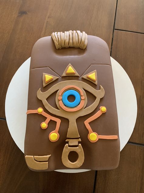 Legend Of Zelda Birthday Cake, Breath Of The Wild Cake, Kingdom Birthday Party Ideas, Zelda Cake Ideas, Botw Party, Zelda Party Ideas, Kingdom Birthday Party, Sheikah Slate, Zelda Cake