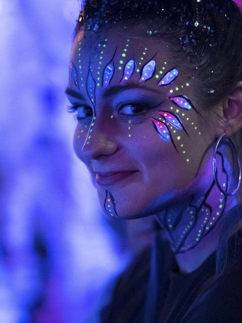 Dark Rave Makeup, Neon Facepainting, Festival Face Painting, Rave Face Paint, Blacklight Makeup, Glow Face Paint, Black Light Makeup, Uv Face Paint, Makeup Carnaval