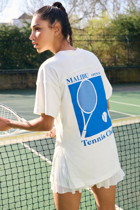 Tennis Tshirts Design, Tennis Shirts Designs, Badminton T Shirts, Oversize Tshirt Outfits, Oversized Jersey, Tennis Outfits, Outfit Oversize, Tennis Outfit Women, Tennis Tshirts