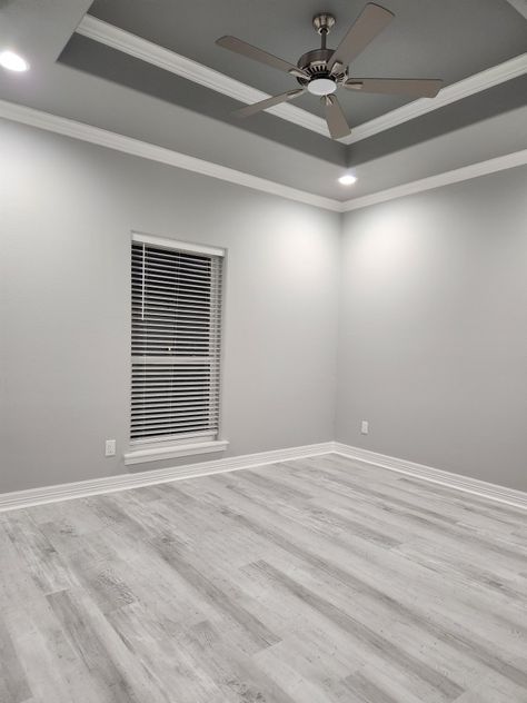 Grey And White Basement Ideas, Grey Tiles Bedroom, Grey Walls Wood Floor, Modern Living Room Flooring Ideas, Paint Colors That Go With Gray Floors, Wall And Floor Color Combination, Grey Floors Living Room, Gray Room Paint, Gray Flooring Living Room