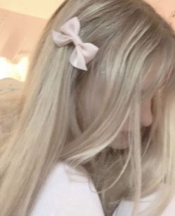 Blonde With Pink, Peinados Fáciles Para Cabello Corto, Dream Hair, Pink Princess, Aaliyah, Just Girly Things, Looks Style, Blonde Girl, Pink Bow