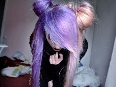 Skull x Fashion Tumblr Pastel Goth, Short Highlights, Goth Hairstyles, Emo Scene Girls, Hair Bang, Scene Goth, Scene Core, Makeup Tattoo, Goth Hair