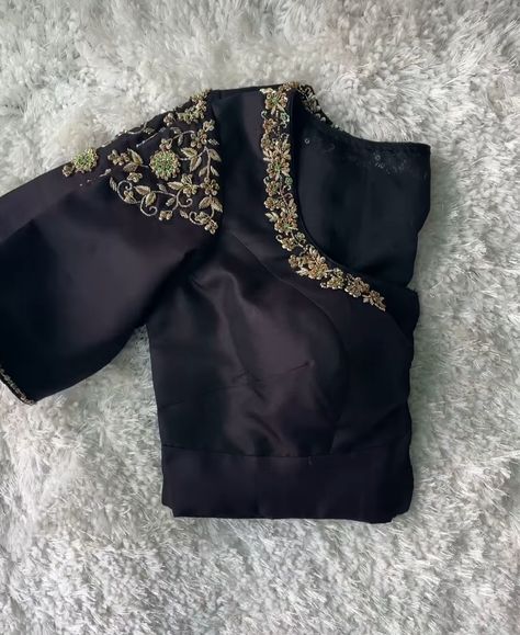 Black Silk Blouse Embroidery Designs, Black Work Blouses For Sarees, Black Maggam Blouse, Black Silk Blouse Designs, Black Blouse Aari Work Design, Black Blouse Work Designs, Silk Blouse Embroidery Designs, Lenin Saree Blouse Designs, Latest Hand Embroidery Designs For Blouses