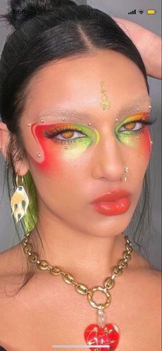 Summer Editorial Makeup, Maximalist Makeup Looks, Rainbow Graphic Liner, Dopamine Makeup, Exotic Makeup Looks, Colorful Face Makeup, Weird Makeup Looks, Maximalist Makeup, Eccentric Makeup