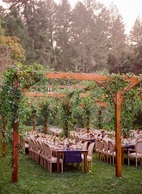 best-planners-alison-events-meg-smith-1120 Cottage Core Backyard, Caitlyn Core, Outdoor Event Space, Cottage Core Wedding, Event Space Design, Planning A Garden, Martha Weddings, Easy Wedding Planning, Garden Reception