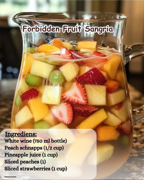 Forbidden Fruit Sangria, Peach Sangria Recipes, Easy Quick Recipes, Frozen Drinks Alcohol, Fruit Sangria, Bartender Drinks Recipes, Sangria Ingredients, Alcoholic Punch Recipes, Sliced Peaches