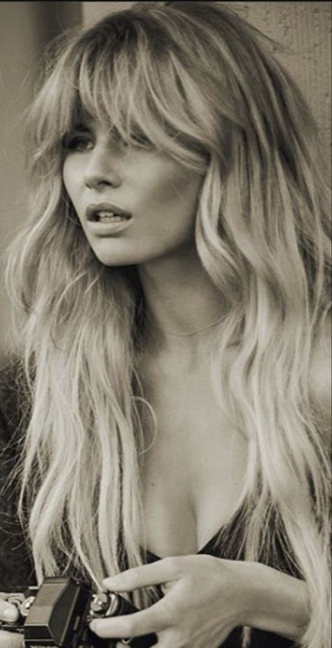 Hair, long hair, hair Inspo, healthy hair, healthy, long, wavy hair, layers, bangs, shag hair, wolf cut, heavy layered hair, hair extensions, hair serum, hair growth, hair inspo 70s Haircuts, Rocker Hair, 70s Hair, Blonde Hair Inspiration, Long Hair With Bangs, Long Blonde, Long Blonde Hair, Hair Envy, Long Hair Cuts