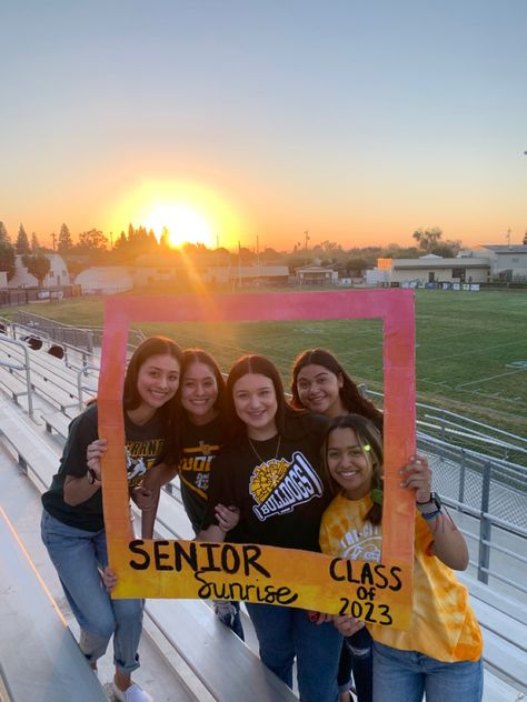 Seniors Activities Ideas High School, Senior Decorations Ideas School, Senior Sunrise Picture Frames, Senior Sunrise Picture Ideas, Senior Sunrise Decorations, Senior Sunrise Photo Frame, Senior Sunrise Signs, Senior Sunset Ideas High School, 2024 Senior Ideas