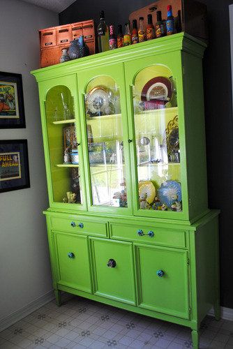 Lime Green Furniture, Lime Green Kitchen, Green Cabinet, Green Kitchen Decor, Homemade Furniture, Green China, Green Furniture, Picture Quilts, Green Cabinets