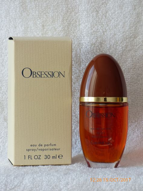 Calvin Klein Obsession Perfume, Obsession Perfume, Estee Lauder Perfume, Calvin Klein Obsession, Old Perfume Bottles, Perfume Organization, Perfume Bottle Art, Fragrance Cologne, Perfume Floral