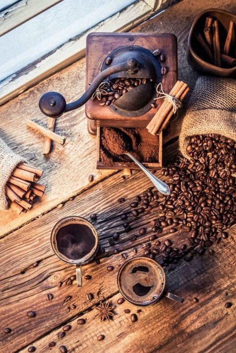 Coffee World, Coffee Pictures, Coffee Photography, Chocolate Tea, Chocolate Coffee, Coffee Cafe, Coffee Grinder, Coffee Love, Vintage Coffee