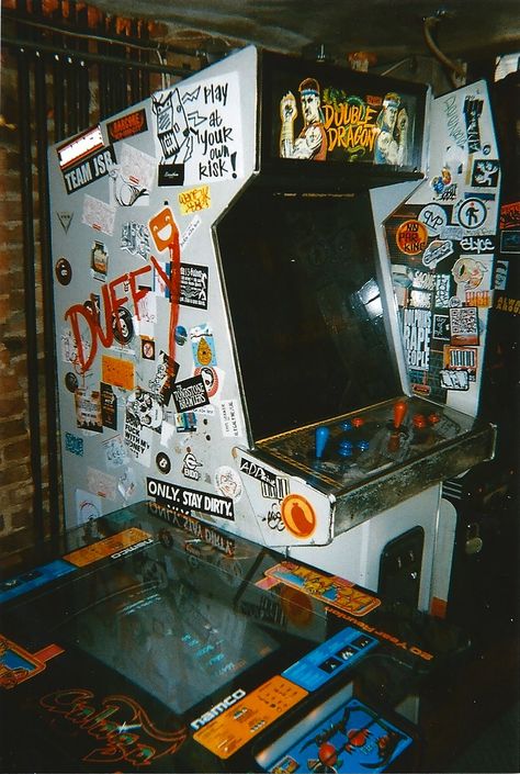 달력 디자인, Game Center, Picture Collage Wall, Photo Wall Collage, Retro Wallpaper, Grunge Photography, Picture Collage, Retro Aesthetic, Aesthetic Vintage