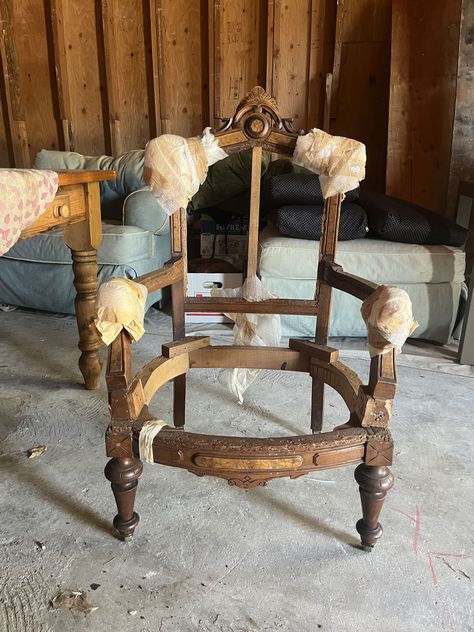 Arm Chair Makeover, Antique Chairs Makeover, Vintage Chairs Makeover, Wood Chair Makeover, Refinished Chairs, Upholstered Chairs Diy, Refurbished Chairs, Chair Reupholstery, Dining Chair Makeover