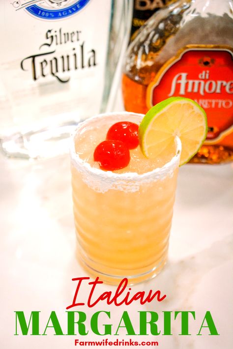 This Italian Margarita is a simple cocktail recipe made with tequila, amaretto, triple sec, and sour mix, poured into a powdered sugar-rimmed glass. Italian Alcoholic Drinks, Italian Margarita Recipe, Simple Margarita Recipe, Simple Margarita, Margarita Mix Recipe, Limeade Margarita, Italian Margarita, Hawaiian Drinks, Easy Margarita Recipe