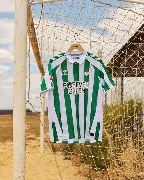 Football • Instagram Real Betis Jersey, Goat Feed, Football Jersey Outfit, Forever Green, Real Betis, Button Down Polo, Football Fashion, Graffiti Wallpaper, Jersey Style