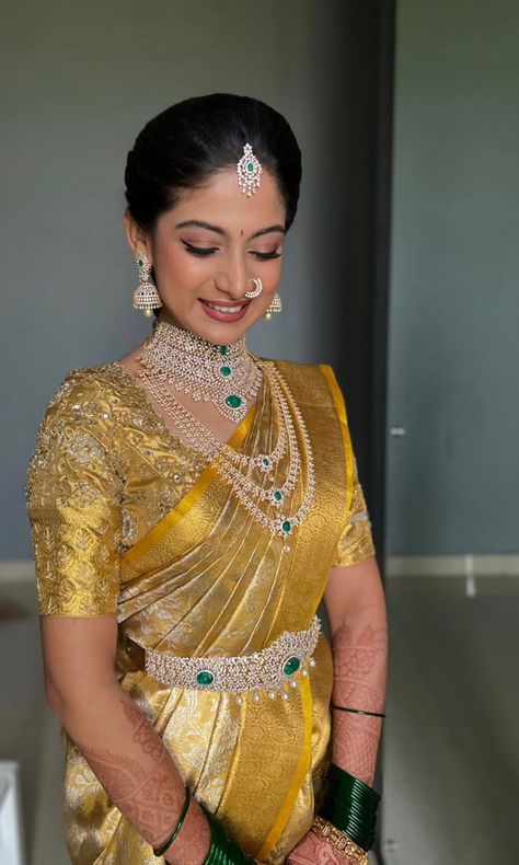 Bridal Marriage Saree, Gold Wedding Saree Bridal Sari, Gold Saree For Bride, Gold Sarees For Bride, Gold Saree Wedding South Indian, Gold Saree With Diamond Jewellery, Yellow Gold Saree, Gold Saree Jewellery Ideas, Bride Sarees South Indian