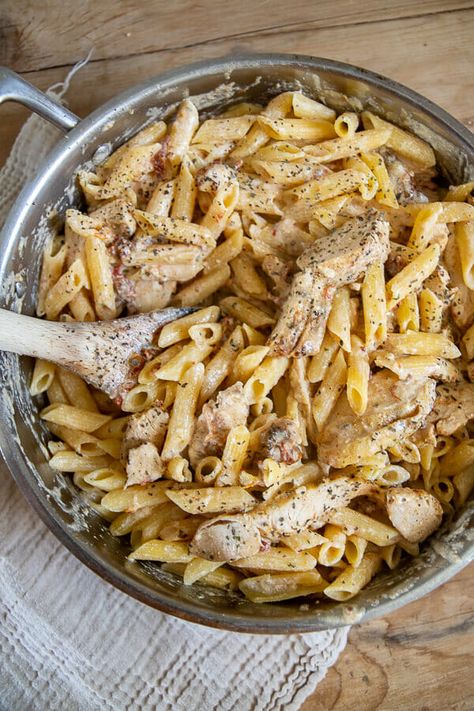 Sun Dried Tomato And Chicken, Beef Pasta Recipes, Cooking Pasta, Easy Pasta Recipes, Dried Tomatoes, Lemon Chicken, Easy Pasta, Chicken Pasta, Sun Dried