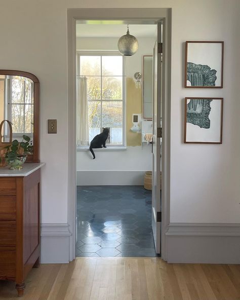 Jessica Helgerson on Instagram: “Yes, it’s a good idea 💛 . @farrowandball ‘Straw’” Jessica Helgerson Bathroom, Jessica Helgerson, Bungalow Bathroom, Hudson Homes, Bathroom Floors, February 22, Door Trims, Office Interior Design, Bathroom Flooring