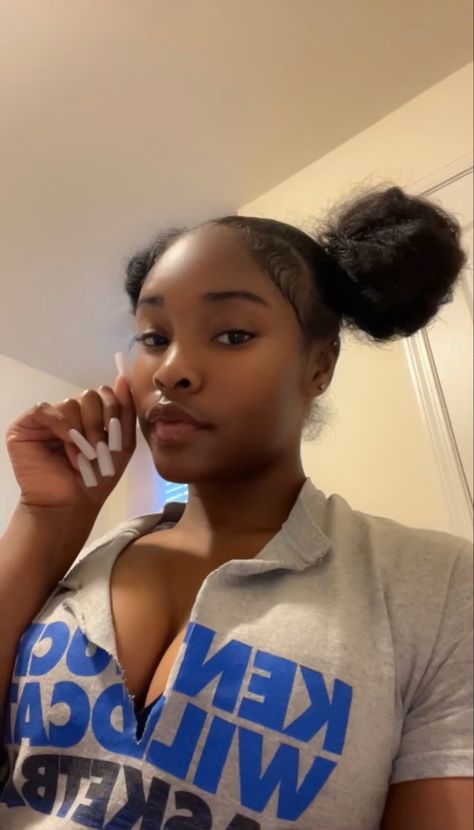 Smiling On Phone, King Wallpaper, Mirror Self, Types Of Hairstyles, Lil Tay, Cute Mirror, Pretty Dark Skin, Dreadlock Hairstyles For Men, Crazy Women