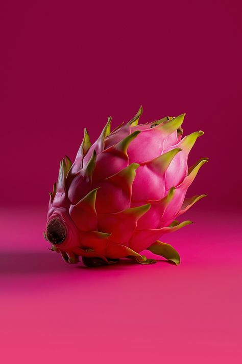 Tropical Fruit Photography, Pink Lemonade Margarita, Watercolour Art Ideas, Rainbow Smoothie, How To Grow Dragon Fruit, Dragonfruit Recipes, Dragon Fruit Tree, Dragon Fruit Smoothie Bowl, Dragon Fruit Benefits