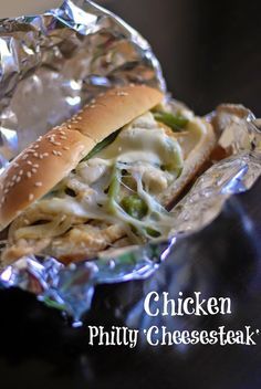 Chicken 'Philly Cheesesteak' - Aunt Bee's Recipes Chicken Philly Cheese Steak, Recept Sandwiches, Chicken Philly Cheesesteak, Philly Cheese Steak Sandwich, Cheesesteak Sandwich, Chicken Philly, Philly Cheese Steak Recipe, Cheesesteak Recipe, Cheese Steak Sandwich