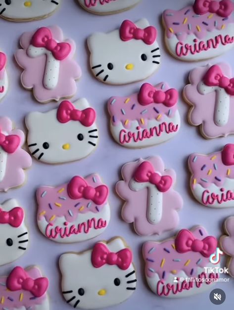 Hello Kitty Birthday Food Ideas, Hello Kitty Cookie Cake, Hello Kitty Birthday Cookies, Sanrio Sugar Cookies, Hello Kitty Cookies Decorated, Hello Kitty And Friends Party, Hello Kitty Sugar Cookies, Hello Kitty Treats, Sanrio Cookies