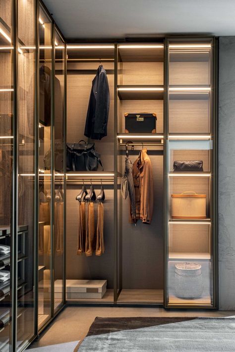 Sectional walk-in wardrobe GLISS MASTER SISTEMA 7 By Molteni & C. design Vincent Van Duysen Walk In Wardrobe Design, A Walk In Closet, Lots Of Clothes, Wardrobe Systems, Walking Closet, Dream Closet Design, Walk In Closet Design, Wardrobe Door Designs, Wardrobe Organisation