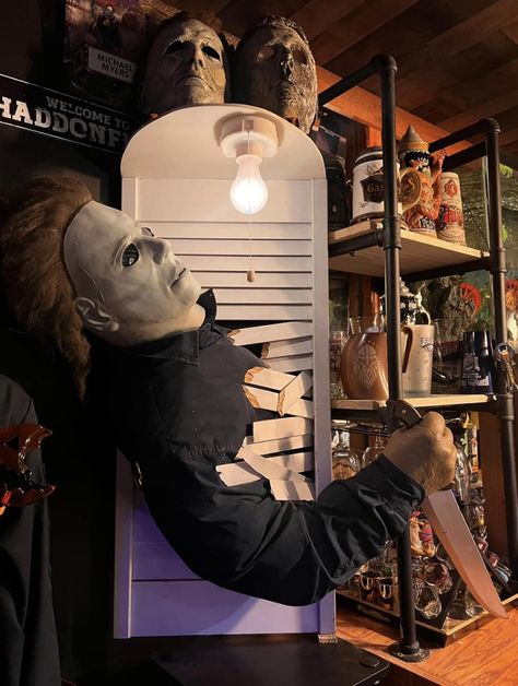 Horror Decor, Michael Myers Halloween, Trunk Or Treat, Gothic Decor, Halloween Deco, Michael Myers, Trunk, Action Figures, Halloween