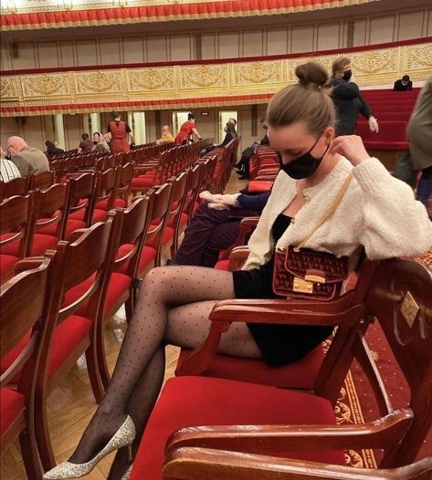 Orchestra Outfit, Vienna Trip, Cherry Flavoured, Theatre Outfit, Orchestra Concerts, French Girl Aesthetic, Steet Style, Ideal Girl, A Night At The Opera