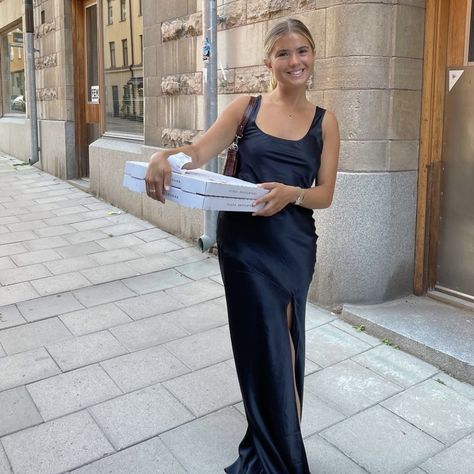 Mathilda Djerf, Matilda Djerf Style, Djerf Avenue, Matilda Djerf, Fire Fits, Italian Summer, Summer Inspo, Satin Maxi Dress, Maxi Skirts