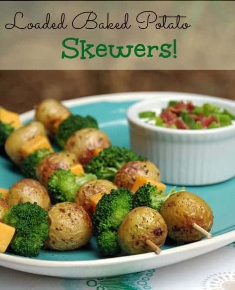 Dinner Recipes Potatoes, Potato Recipes Baked, Potato Skewers, Recipes Potatoes, Potato Baked, Loaded Baked Potato, Food On Sticks, Potato Toppings, Easy Potato Recipes