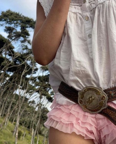 Summer 23 Street Style, Bloomers Outfit, Coastal Cowgirl, Video Editor, Fashion Killa, Country Girls, Summer Outfit, Pretty Outfits, Fashion Inspo Outfits