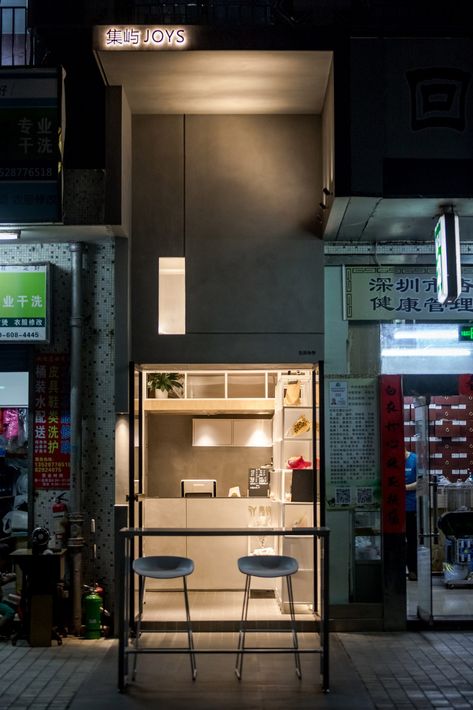 Small Pizza Shop, Small Bar Design, Bakery Facade, Wooden Box Shelves, Glass Lighting Design, Mini Cafeteria, Cafe Counter, Small Pizza, Pocket Park