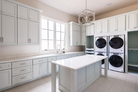 Mudroom Laundry Room With Island, Laundry Room Design Large, Large Laundry Room With Island, Laundry Room Design With Island, Laundry Room With Craft Area, Oversized Laundry Room, Extra Large Laundry Room, Laundry With Island, Laundry Room With Island Ideas