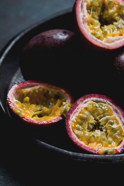 Fresh Passion Fruit Recipes, Passionfruit Aesthetic, Passion Fruit Photography, Passion Fruit Aesthetic, Passion Fruit Wallpaper, Passion Fruit Painting, Growing Veggies, Fruit Photography, Fruit Cocktails