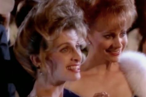 Screengrab via YouTube In 1993, Reba McEntire released "Does He Love You," featuring Linda Davis, as the lead single from her album, Greatest Hits Volume Two. In the song, McEntire plays the part of a wife whose husband is cheating on her and Davis is the mistress with whom he's being unfaithful. Throughout the song, the two women sing […] The post 'Does He Love You': The Story Behind Reba McEntire & Linda Davis' Classic Duet appeared first on Wide Open Country. Linda Davis, Martina Mcbride, Woman Singing, Country Fan, Lady Antebellum, Reba Mcentire, Donna Summer, Country Music Artists, Kelly Clarkson